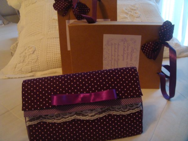 Carteira Romântica Tecido Poá Roxo